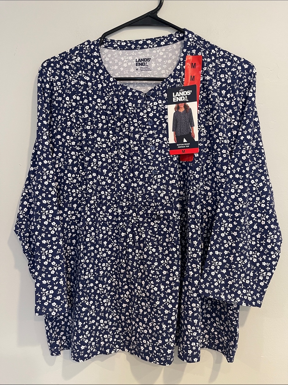 NWT Lands' End Navy and White Floral Button-Front Top Size Medium